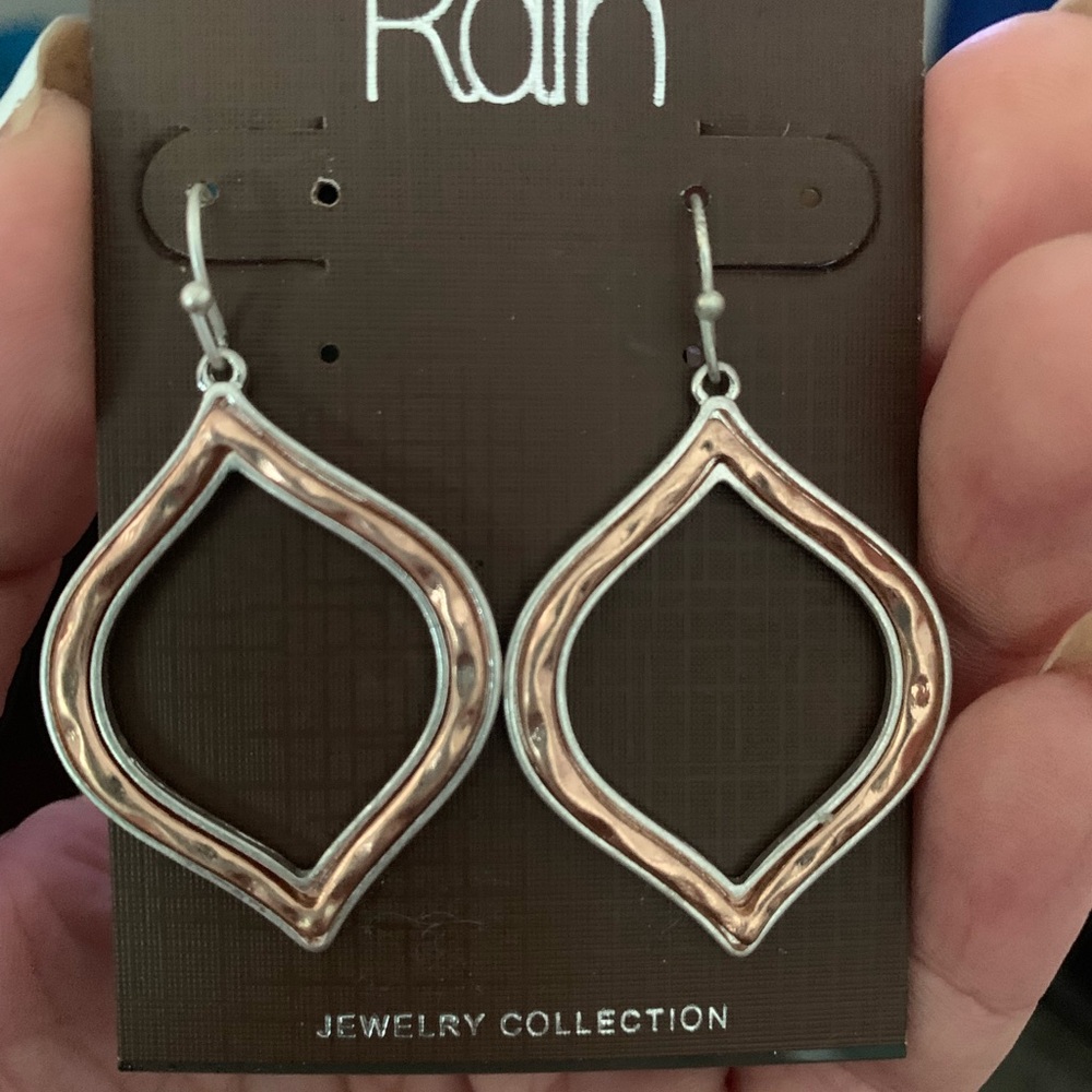 2/$15 DEAL NWT Rain copper and silver earrings